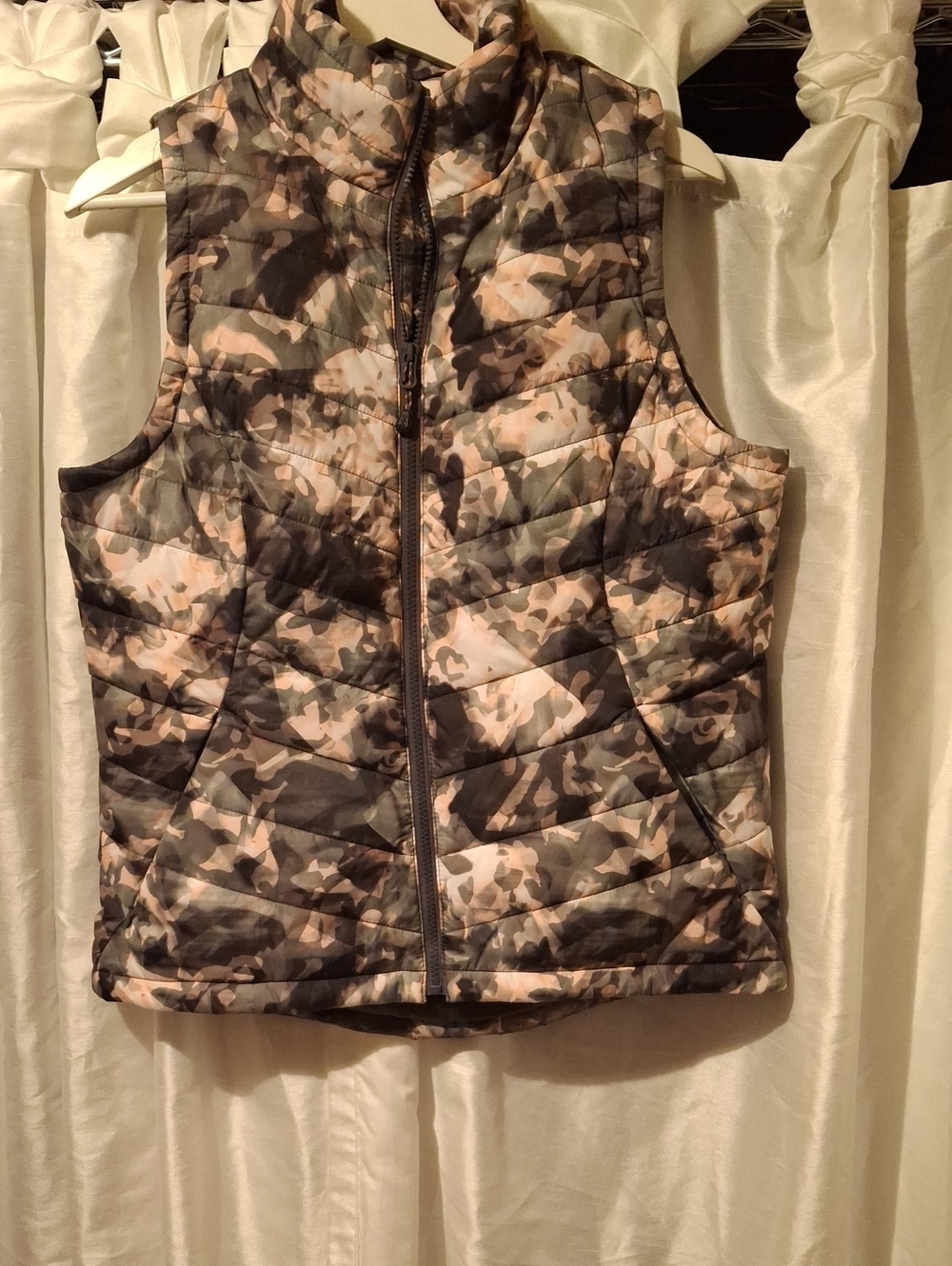 DSG Camouflage Quilted Puffer Vest in Olive and Tan